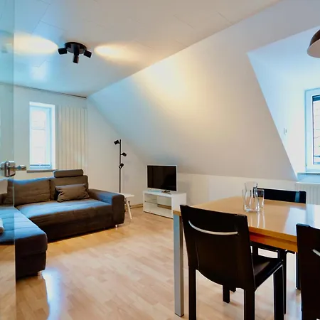 Altstadt Fuer 6 Personen Mit Stellplatz Apartman